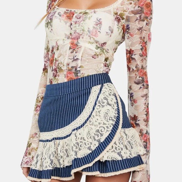 NWT VIENNA WAITS MINI SKIRT DELIA*S BY DOLLS KILL - Picture 1 of 5